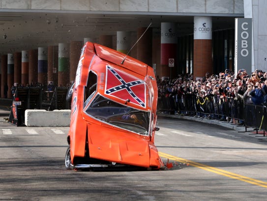the entertainer stunt car
