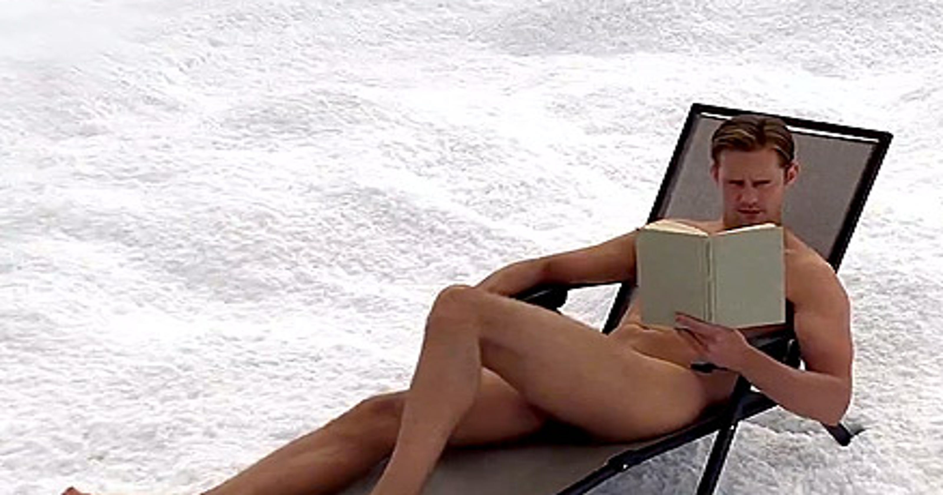 Full-frontal Skarsgard heats up 'True Blood' finale