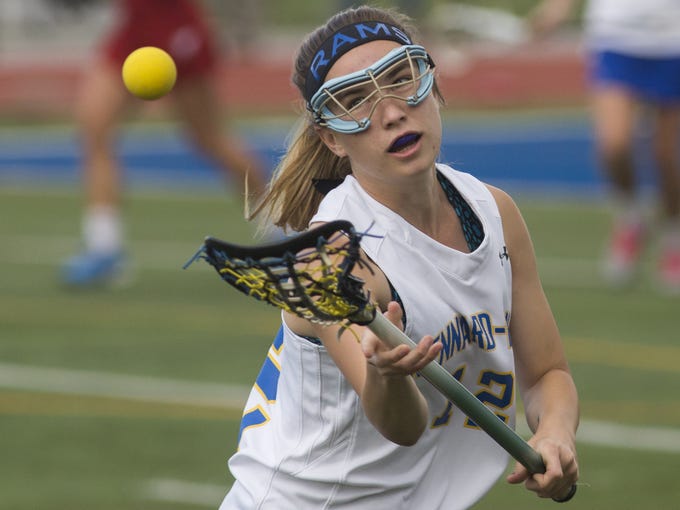 Kennard-Dale's Claire Gamache catches a pass. Kennard-Dale