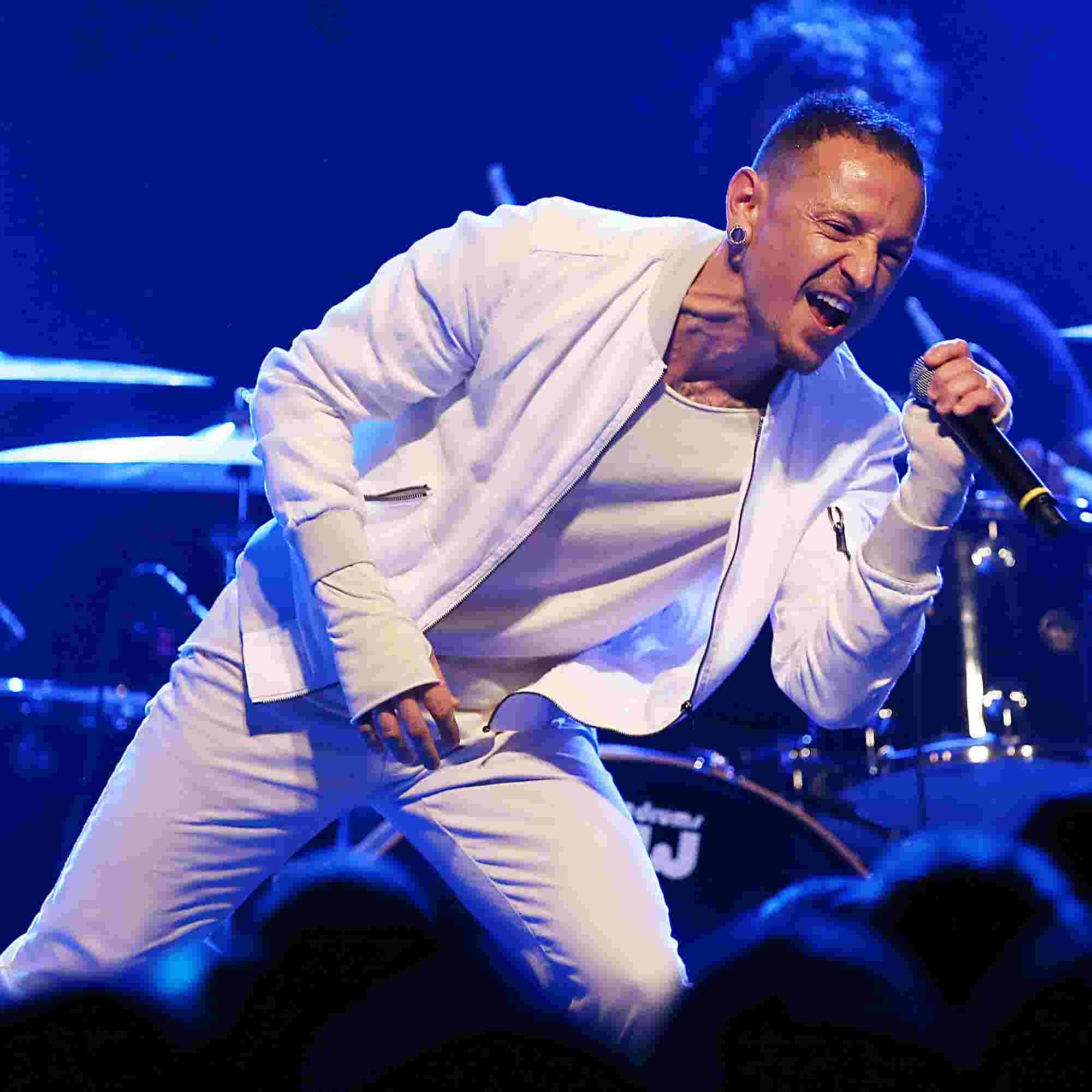 Linkin Park S Chester Bennington A Phoenix Native Dies Of Apparent Suicide