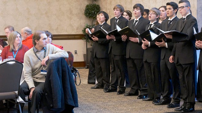 The P-CEP Festival Singers entertain chamber members and guests.