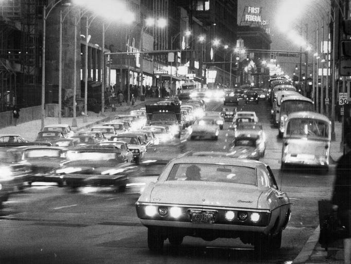 An afternoon shot of Main Street in Rochester in 1981.