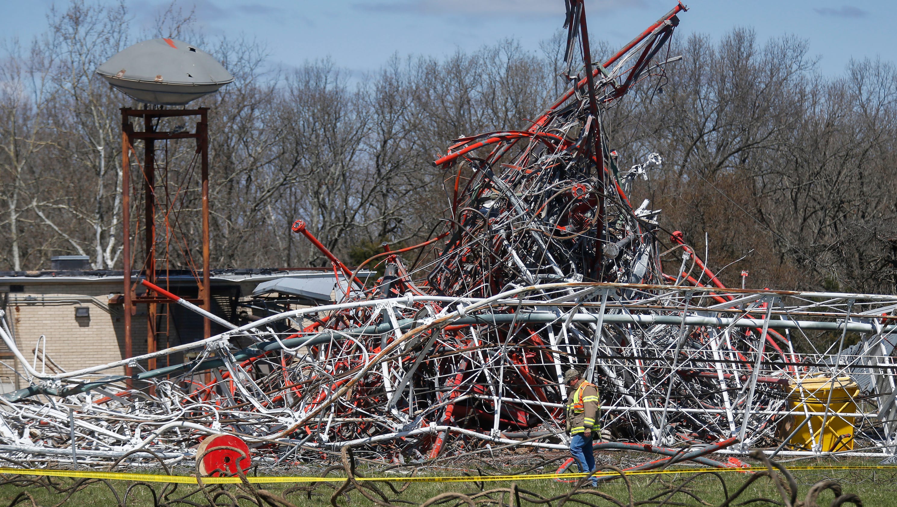 TV Tower Collapse In Fordland Mo Leaves 1 Dead Officials Say tv-tower-collapse-in-fordland-mo-leaves-1-dead-officials-say