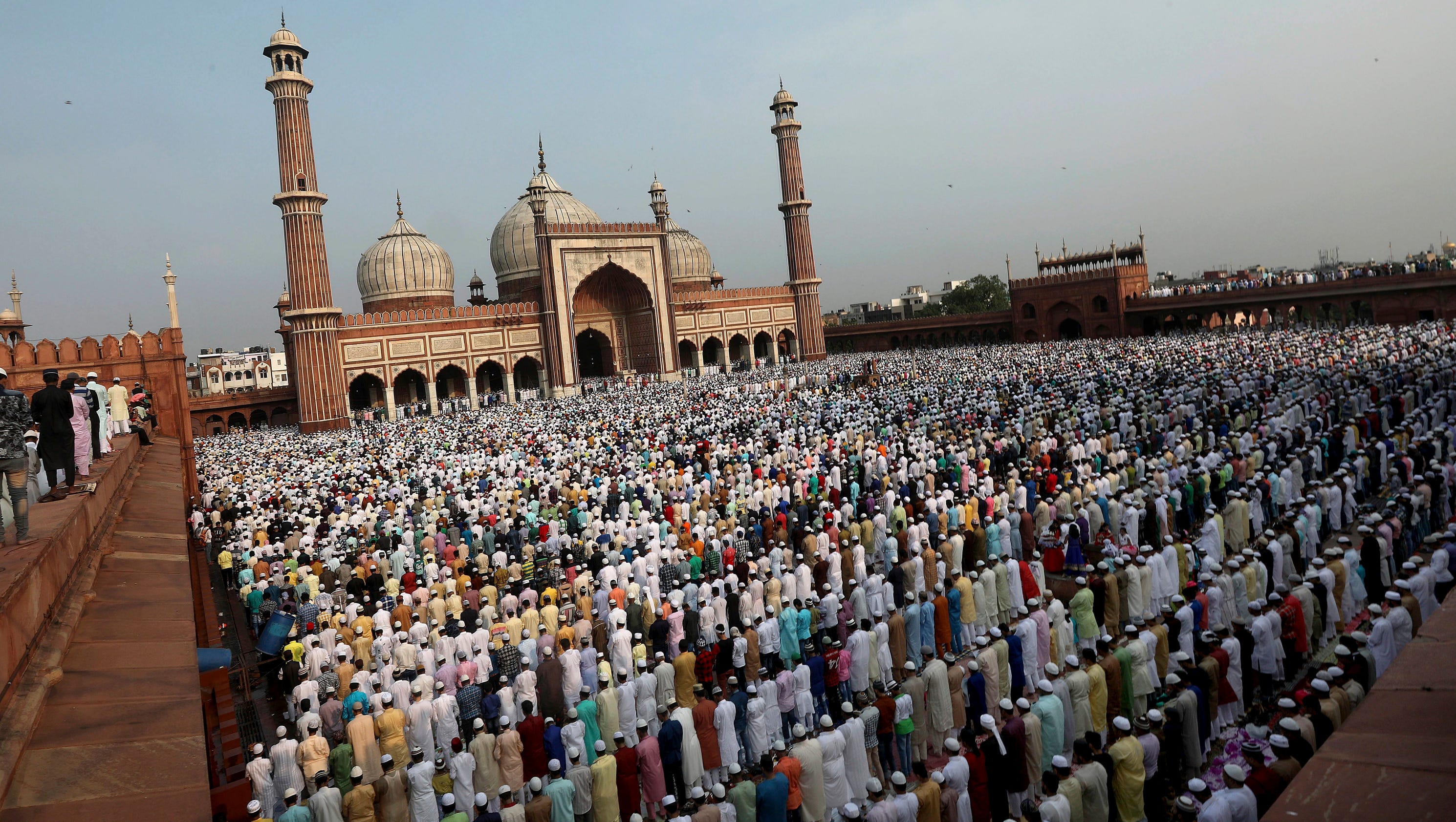 Muslims celebrate Eid al-Fitr to mark end of Ramadan