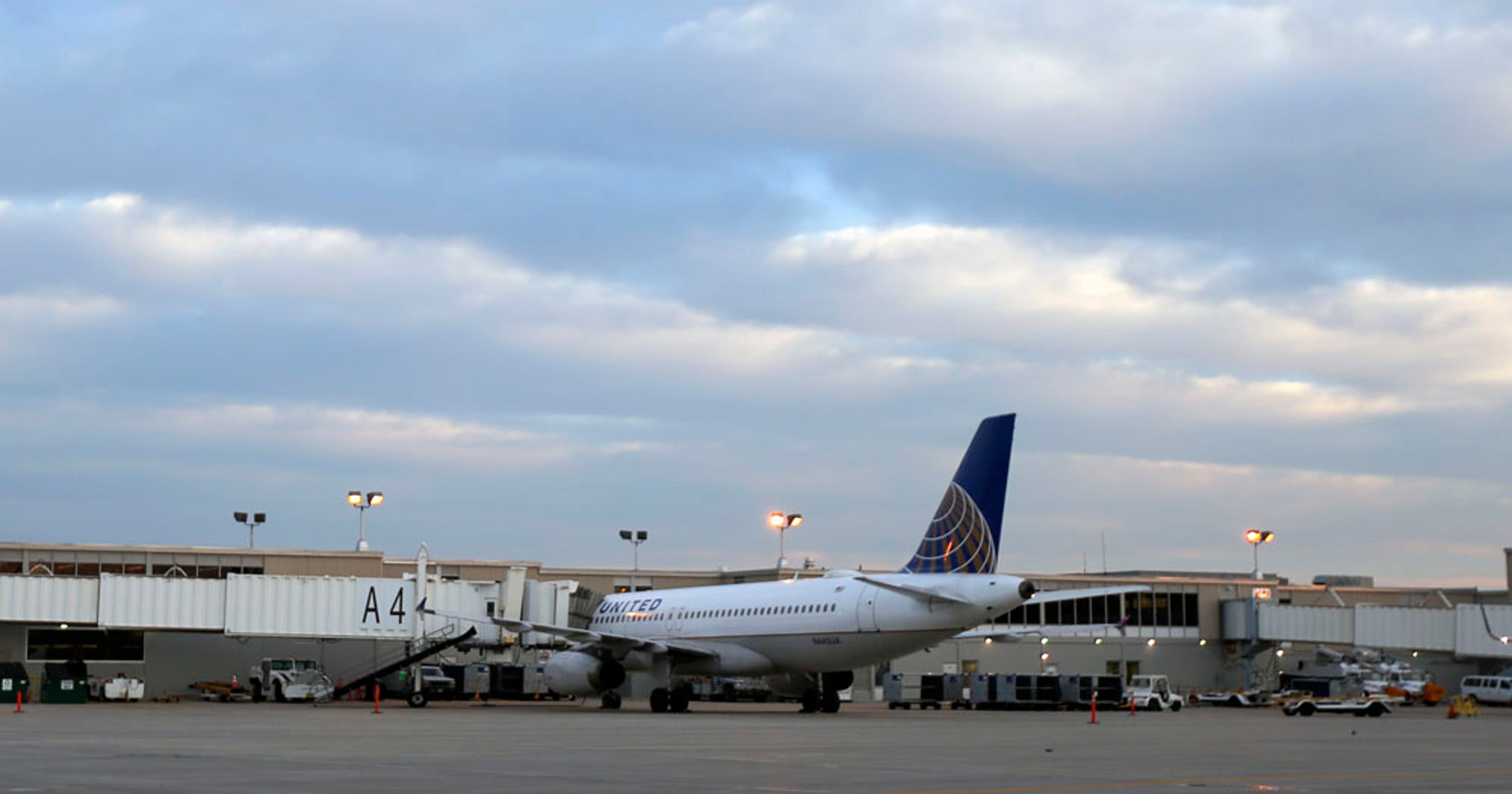 New Des Moines airport terminal site up in air