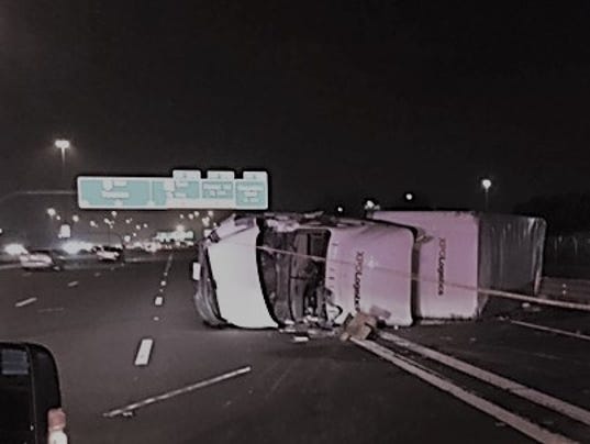 Semi rollover on I-10
