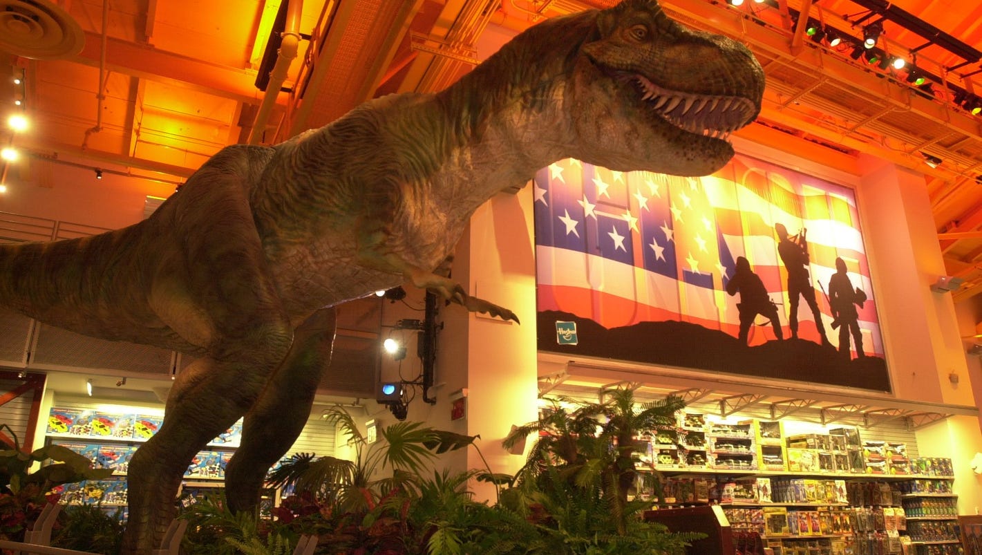 Toys 'R' Us returns to Times Square