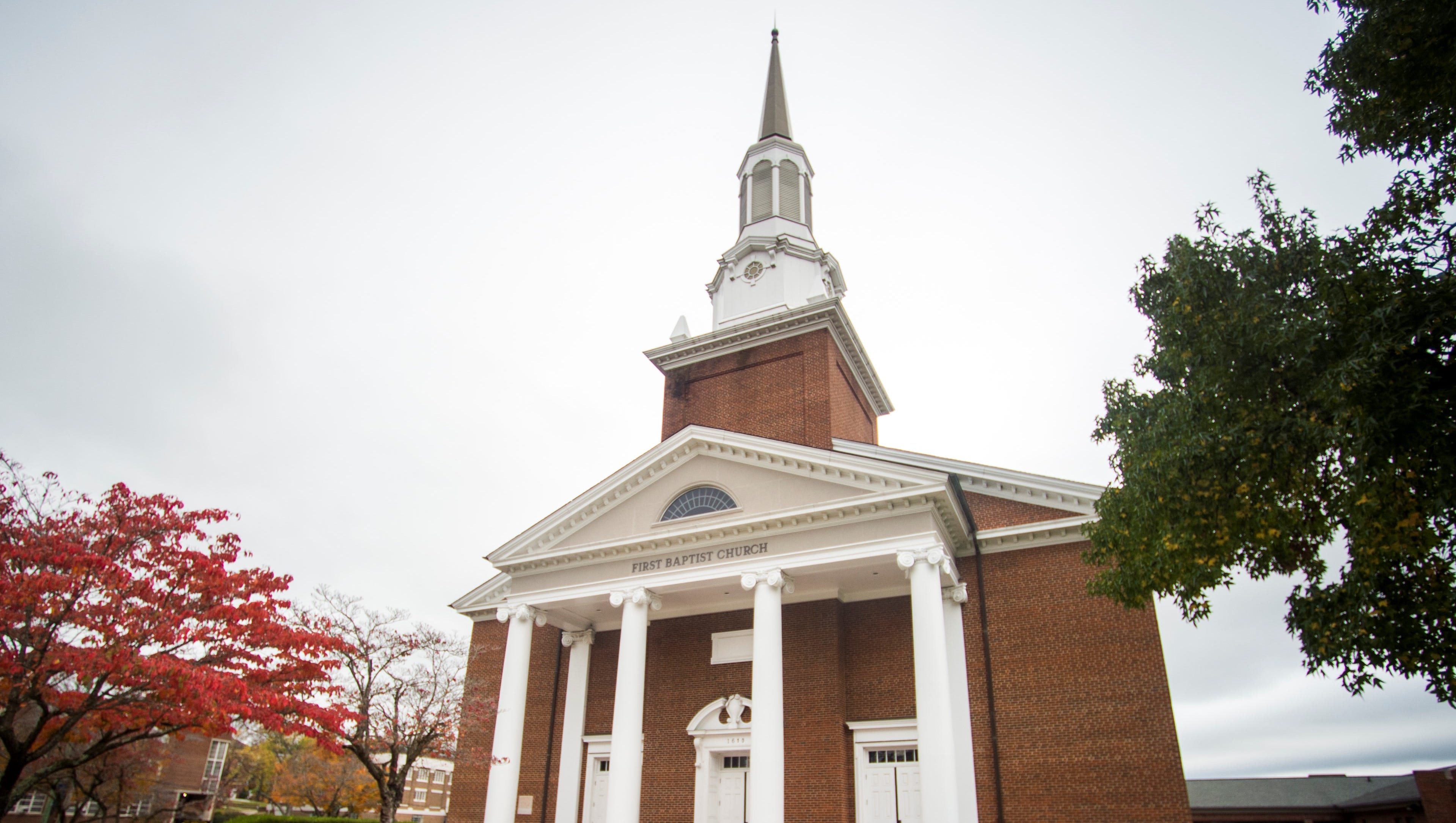 Tennessee Baptists in dispute over Jefferson City's female pastor