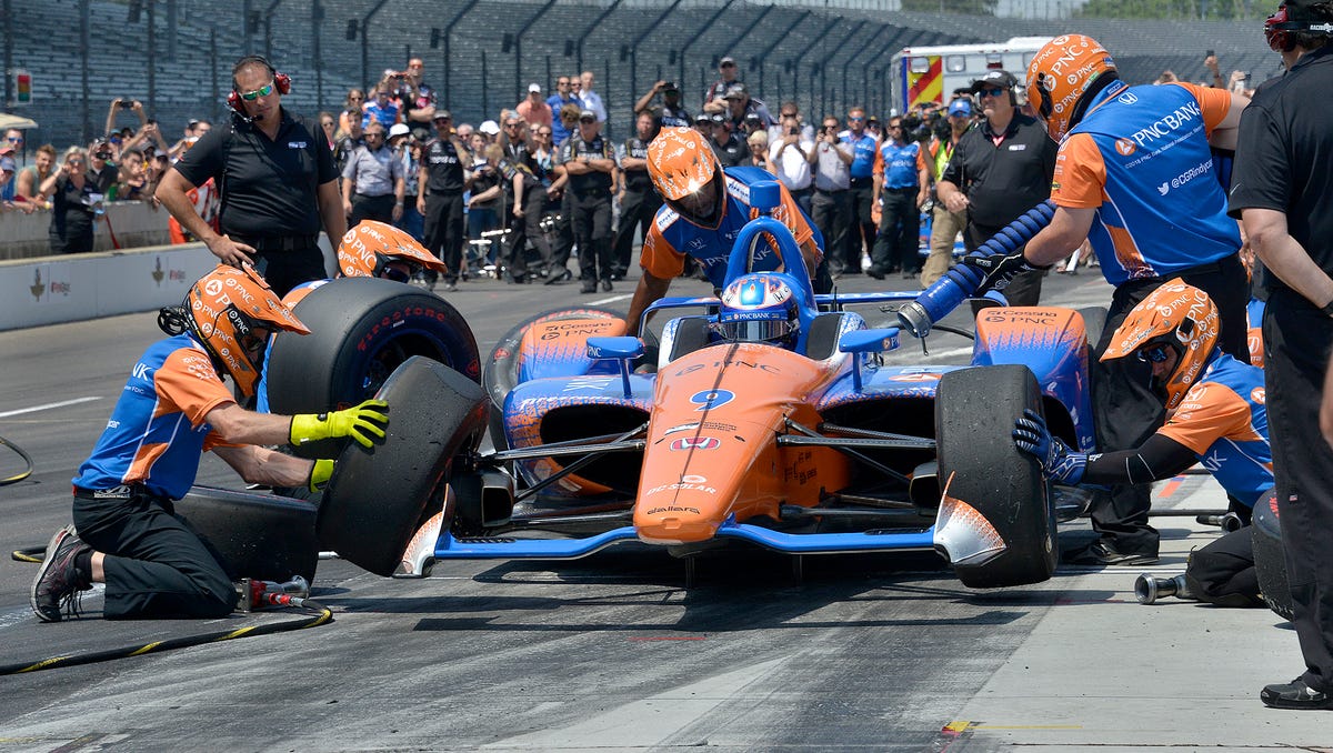 Best photos from Indy 500 Carb Day