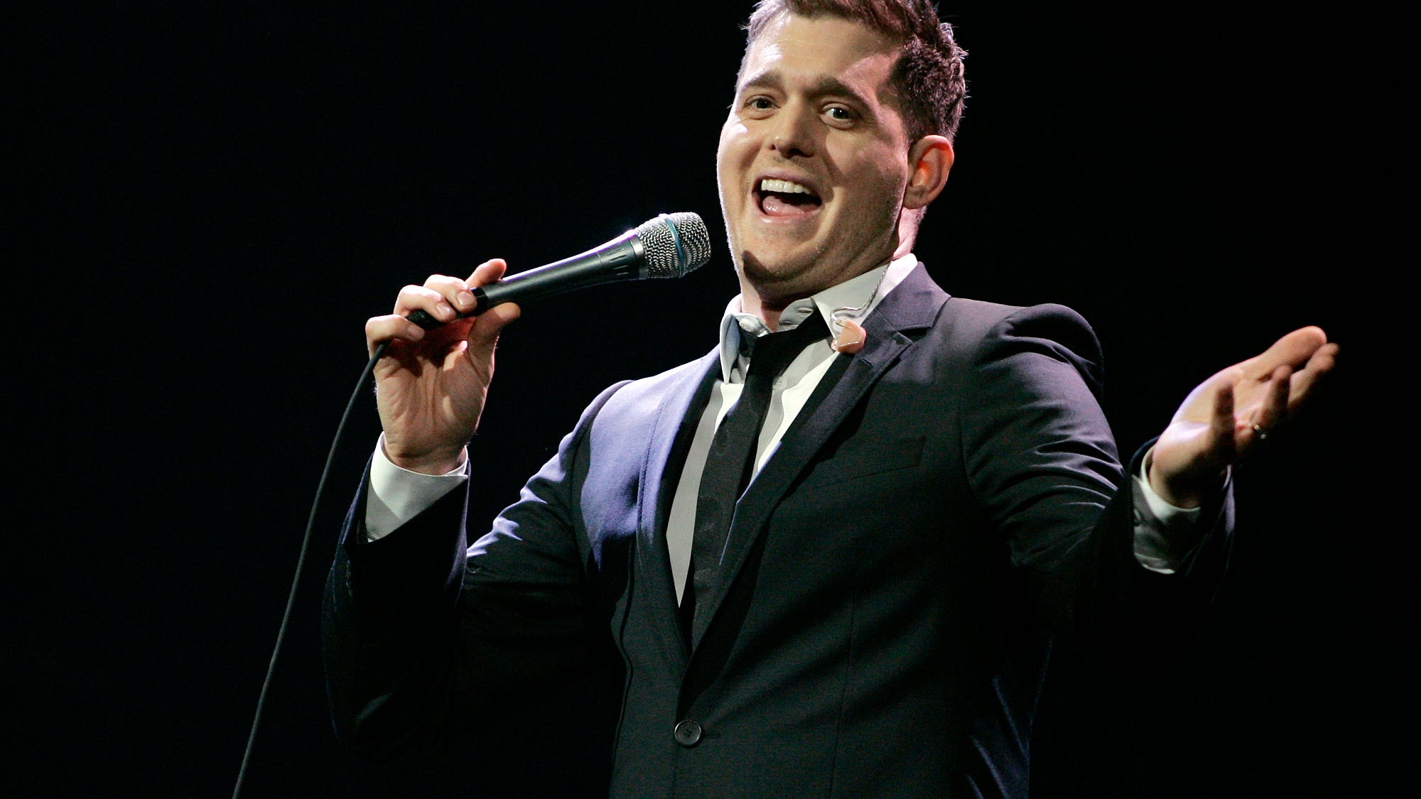 Michael Buble To Open 2021 Tour With Jacksonville Show At Vystar Arena Michael Buble Christmas Special 2021 Tickets