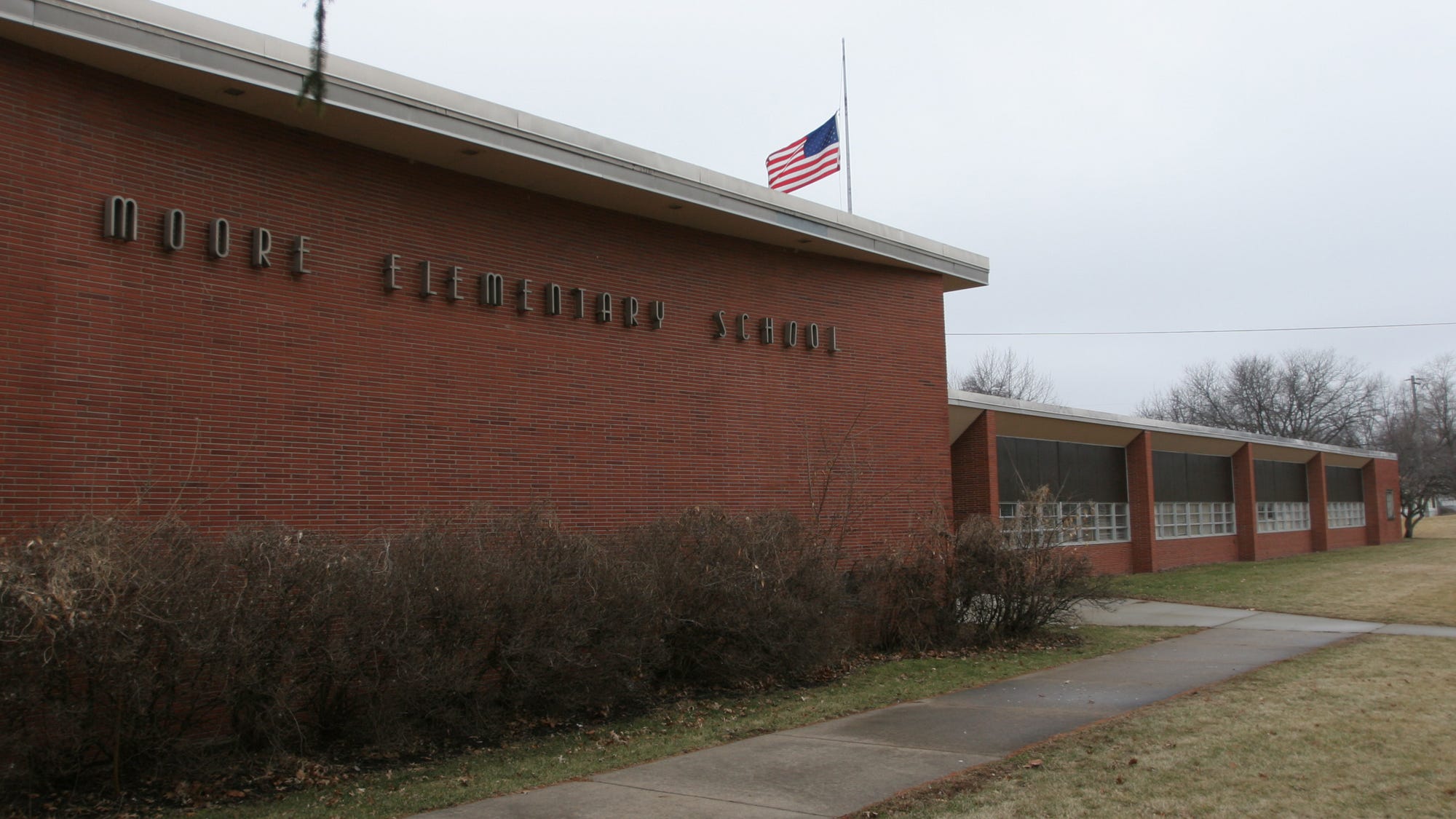 Moore Elementary School in Des Moines may reopen