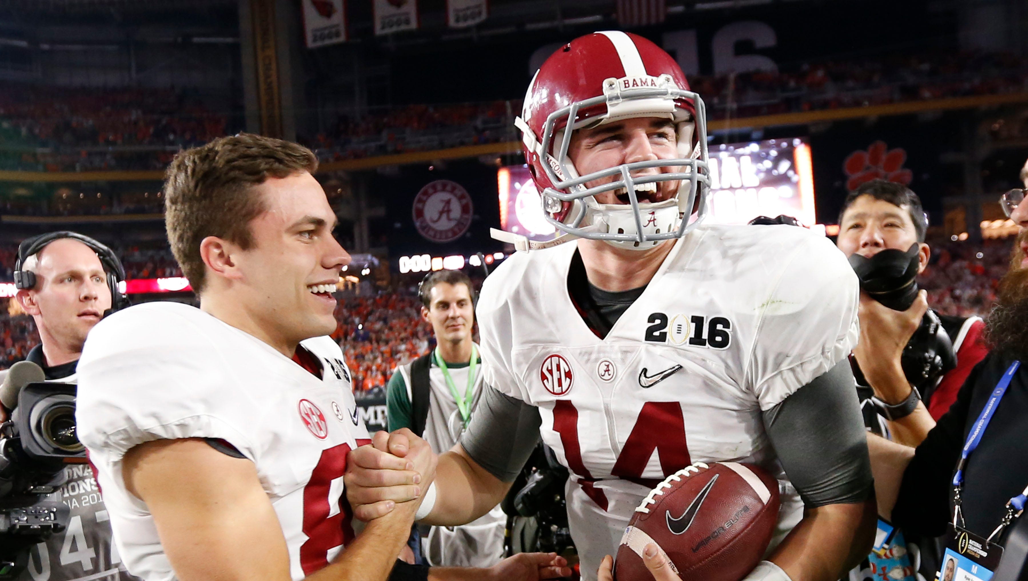 Alabama quarterback Jake Coker steps up after rough first half