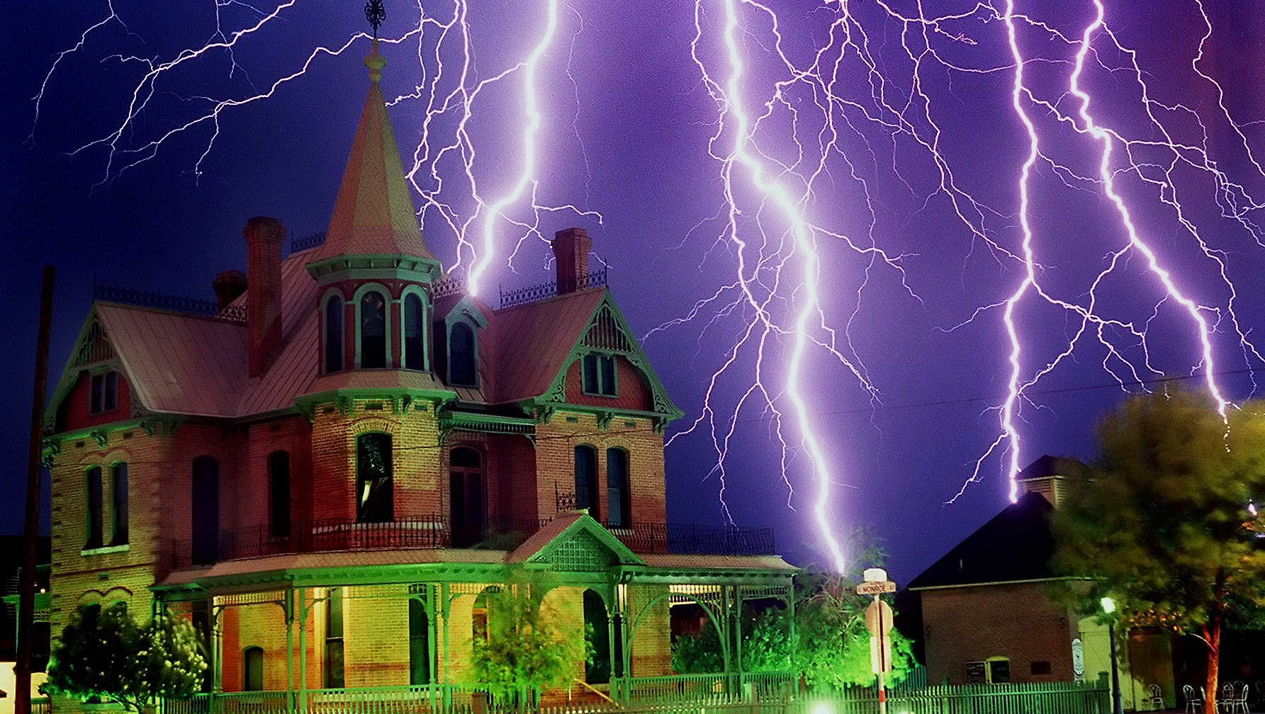 Summer storms can bring severe weather to Phoenix area