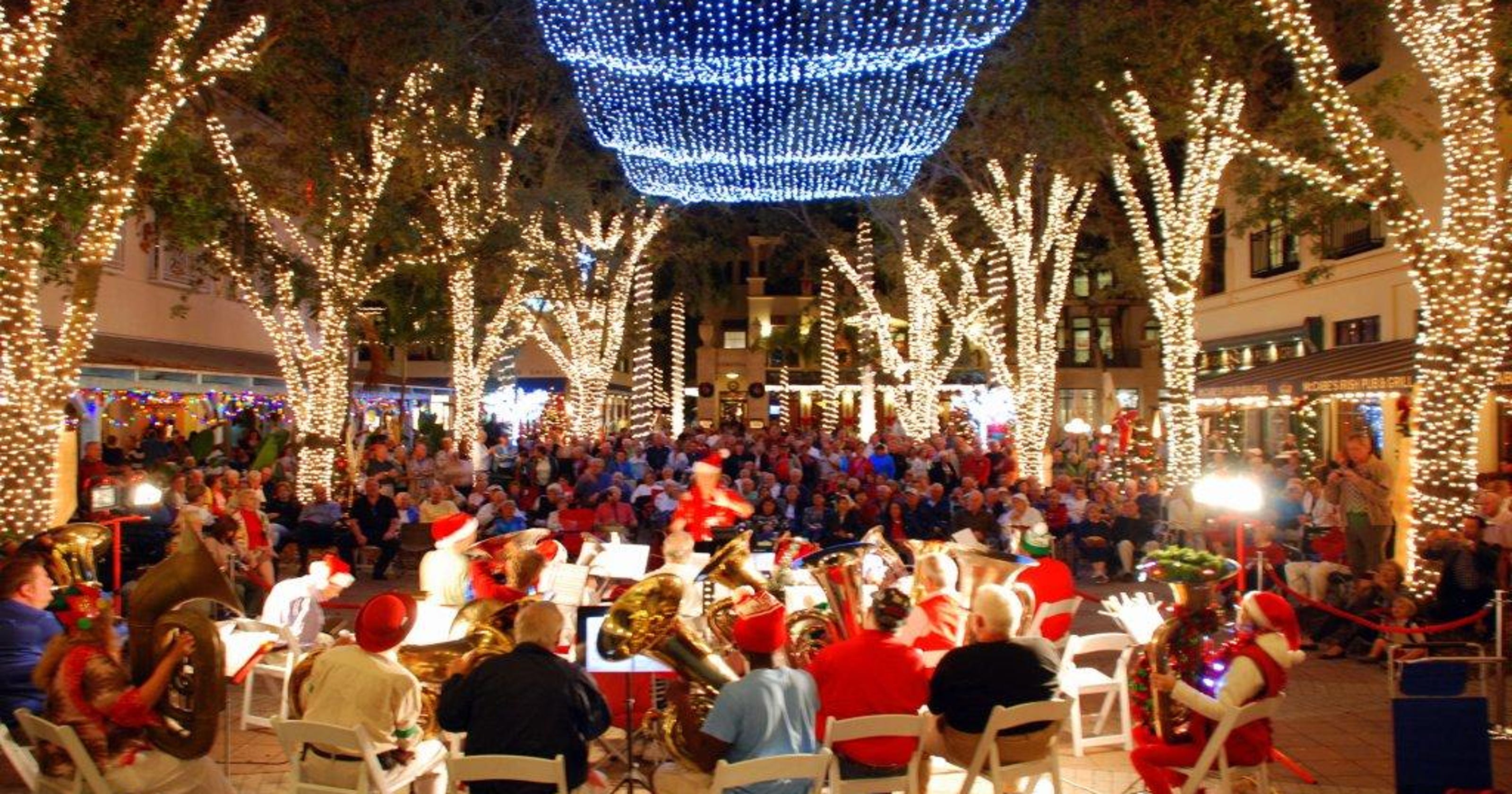 Holiday magic on 5th Avenue South
