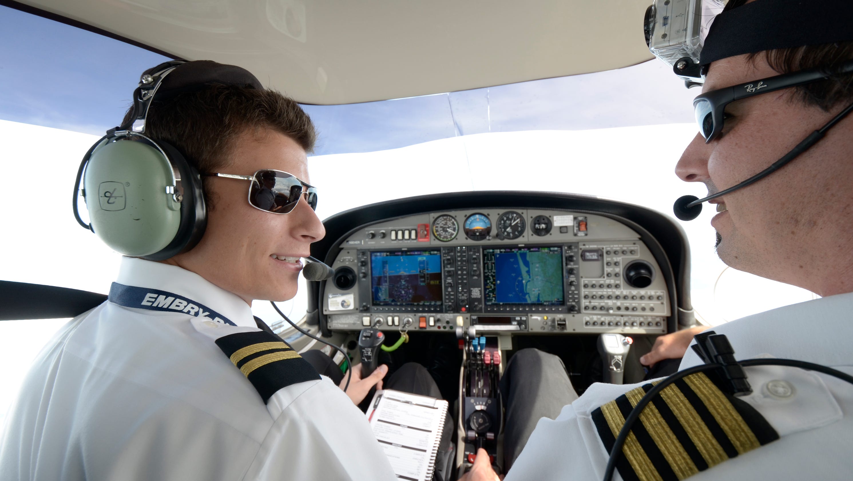 Airlines hire pilots as shortage looms