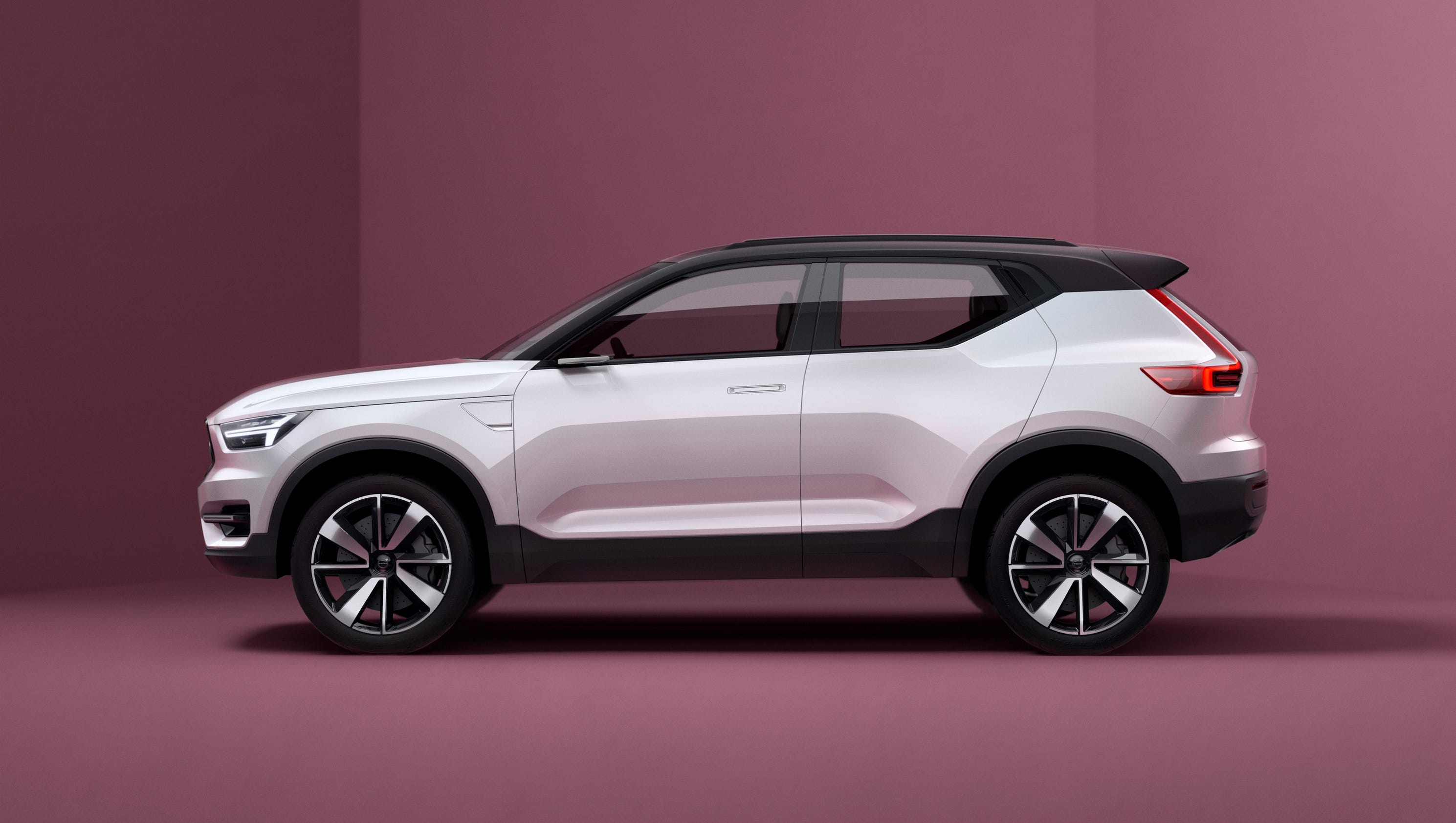Volvo Shows Shapely New Compact Suv Sedan
