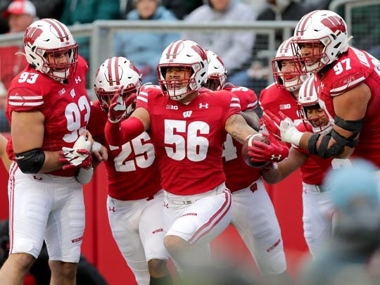 Illinois Vs Wisconsin Football How To Watch What Channel What Time