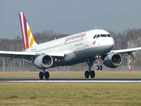 AP FRANCE PLANE CRASH I DEU