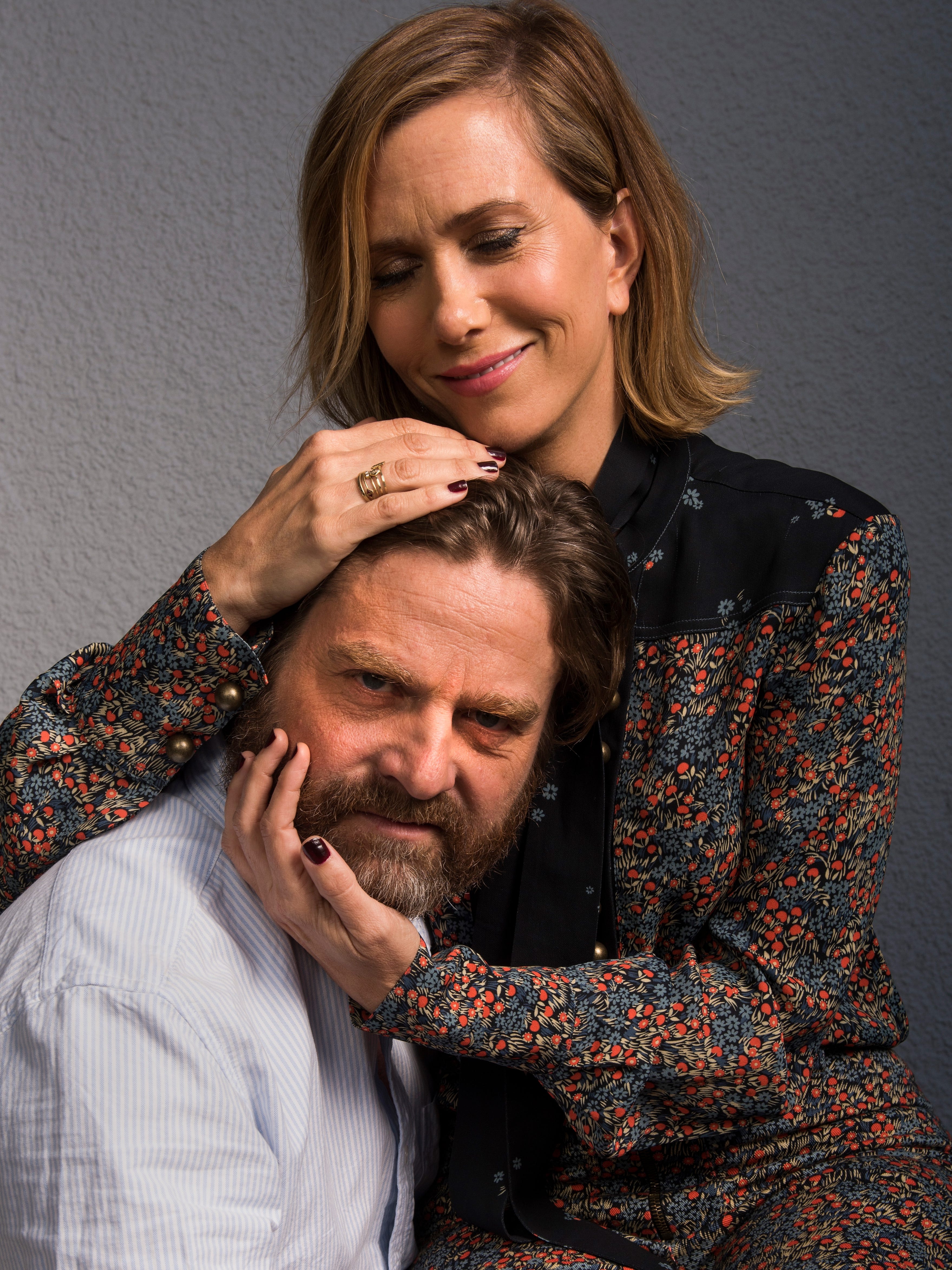 Zach Galifianakis Kristen Wiig Play Dumb In Masterminds A night guard at an armored car company in the southern u.s. usa today