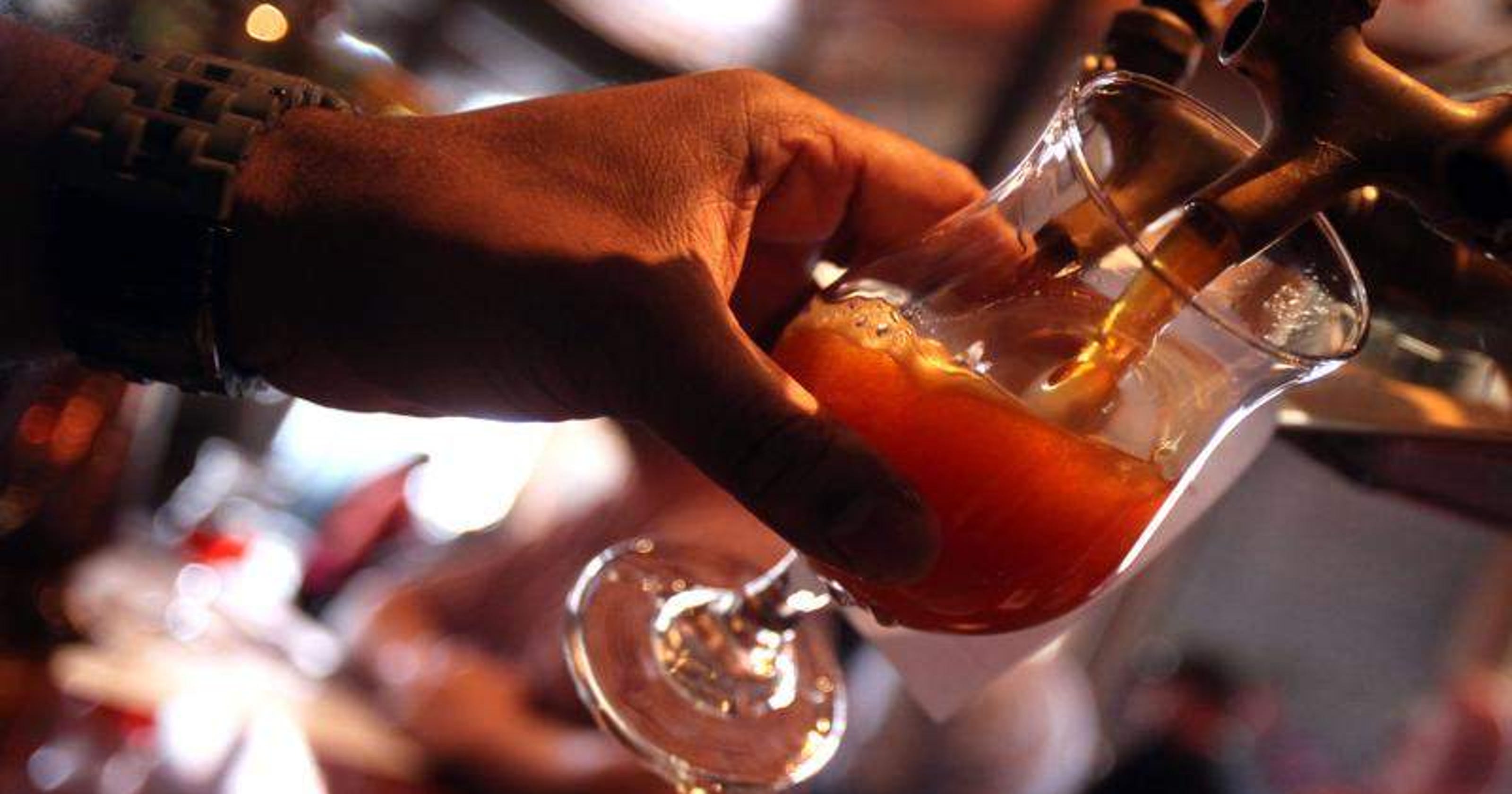 Michigan bar hopes to set 100-tap world record