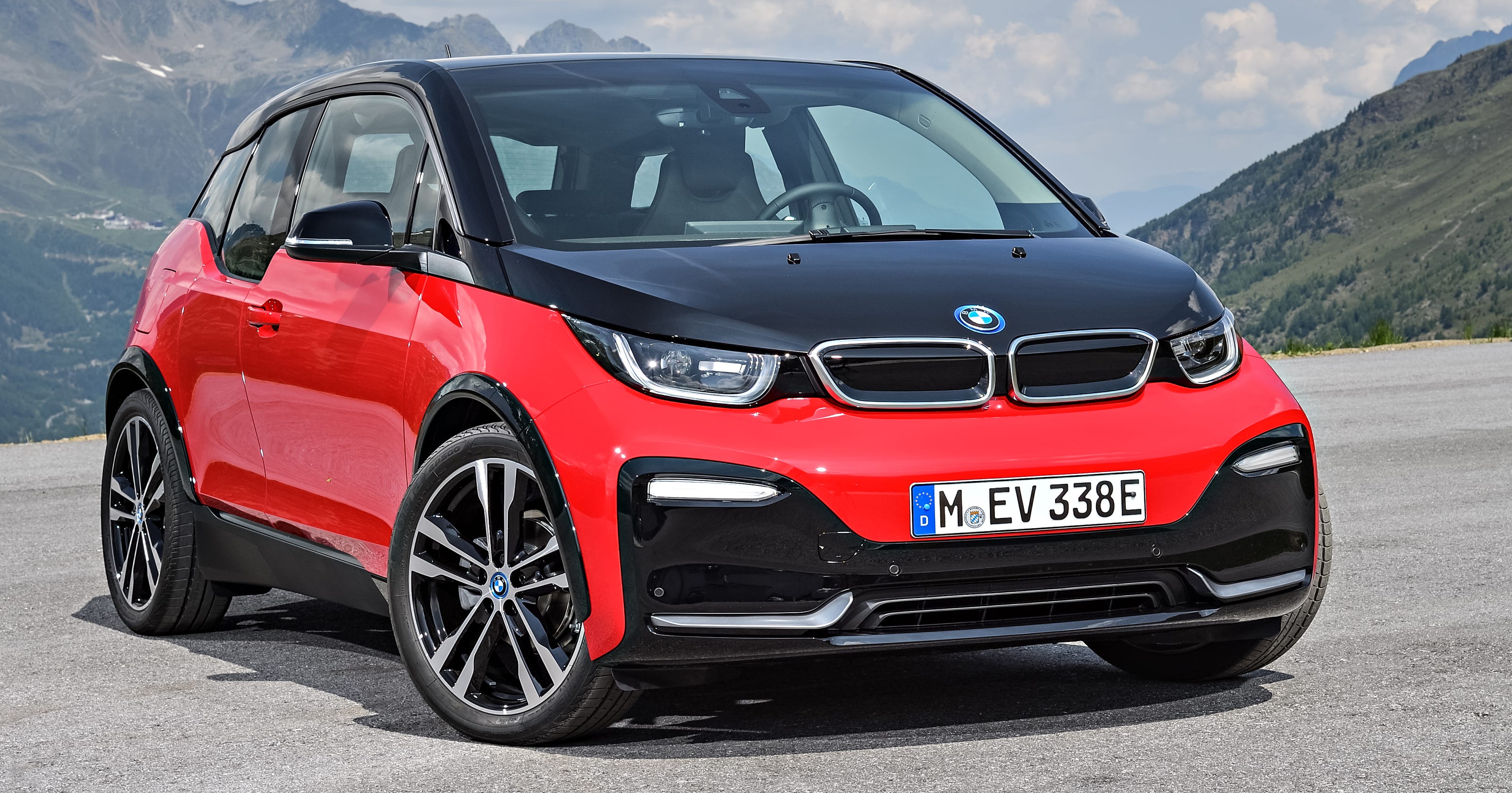 BMW redesigns quirky i3 electric car