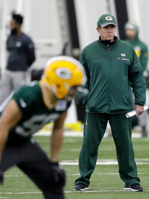 Packers defensive coordinator Dom Capers watches during practice at the Don Hutson Center on Wednesday, December 13, 2017 in Ashwaubenon, Wis.Adam Wesley/USA TODAY NETWORK-Wisconsin