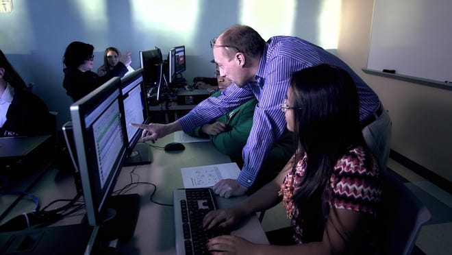 Students in UWF’s Center for Cybersecurity.