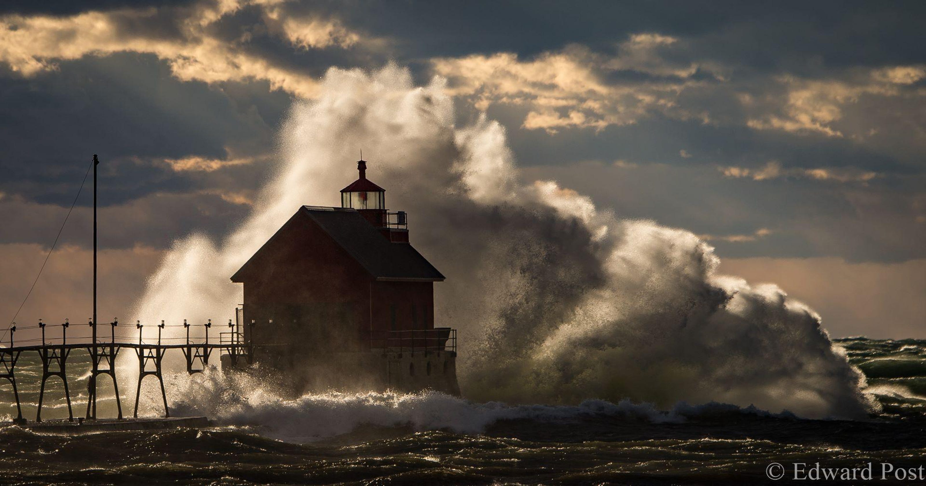 Storm Photos Of Lake Michigan Show roar Of The Lake storm-photos-of-lake-michigan-show-roar-of-the-lake