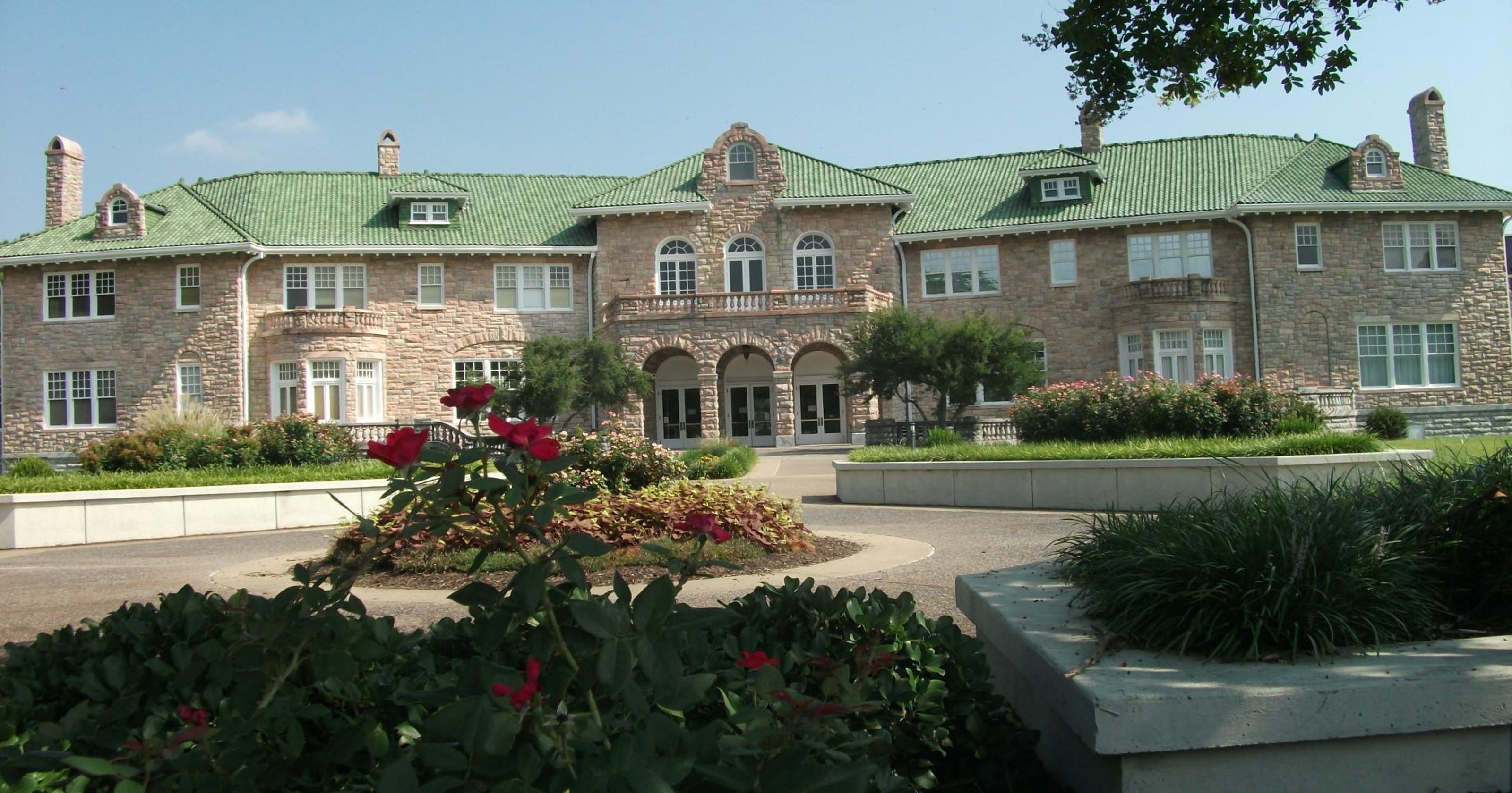 to the Pink Palace