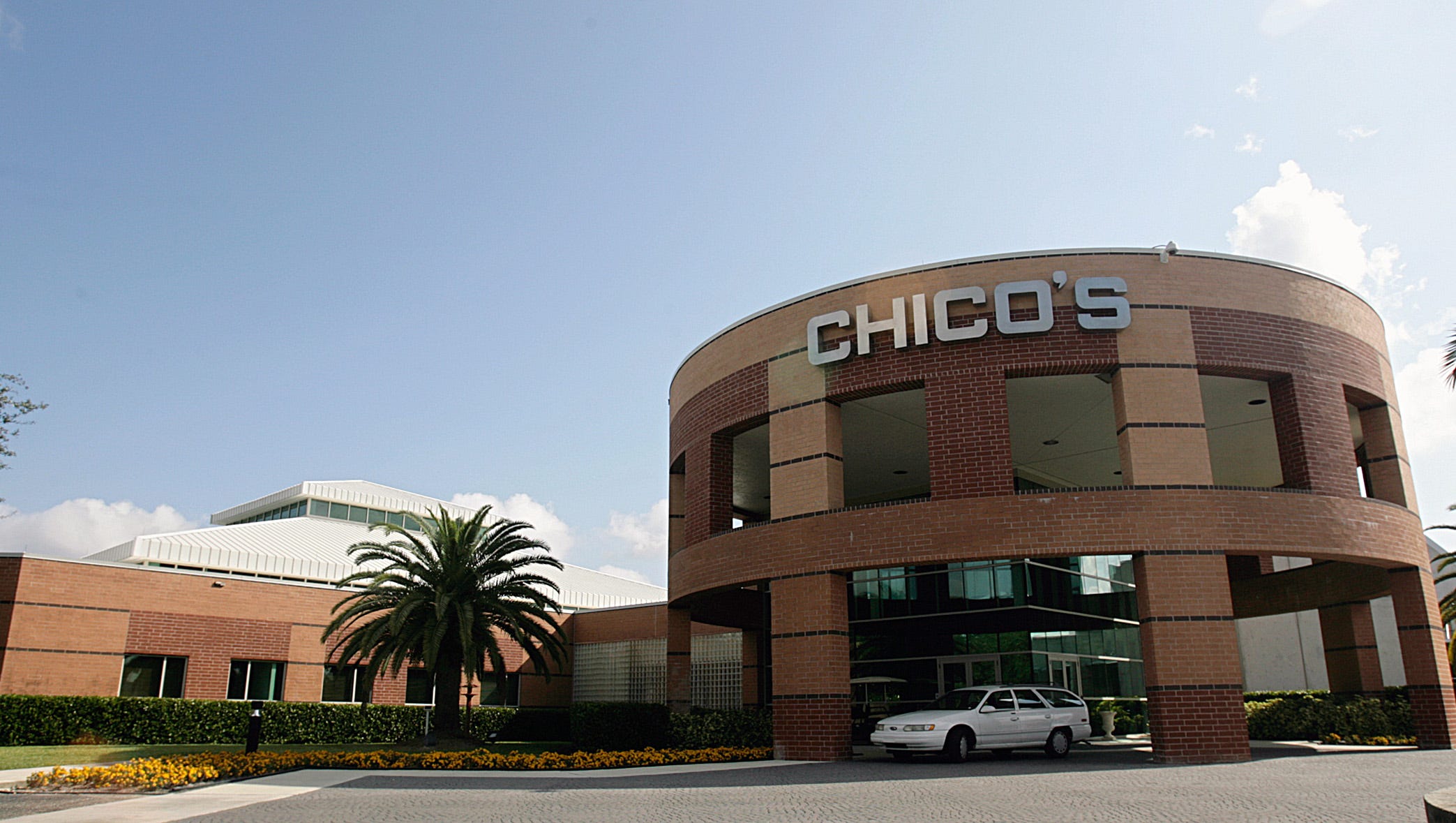 Chico S Fas Will Reopen Its Stores In Three Phases With New