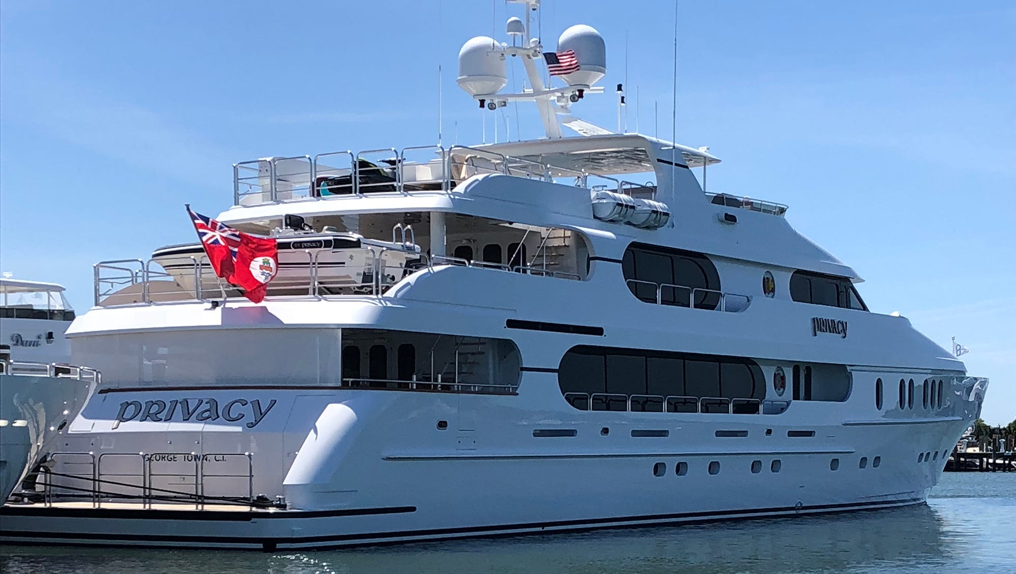 Tiger Woods Yacht Offers Little Privacy During U S Open Week