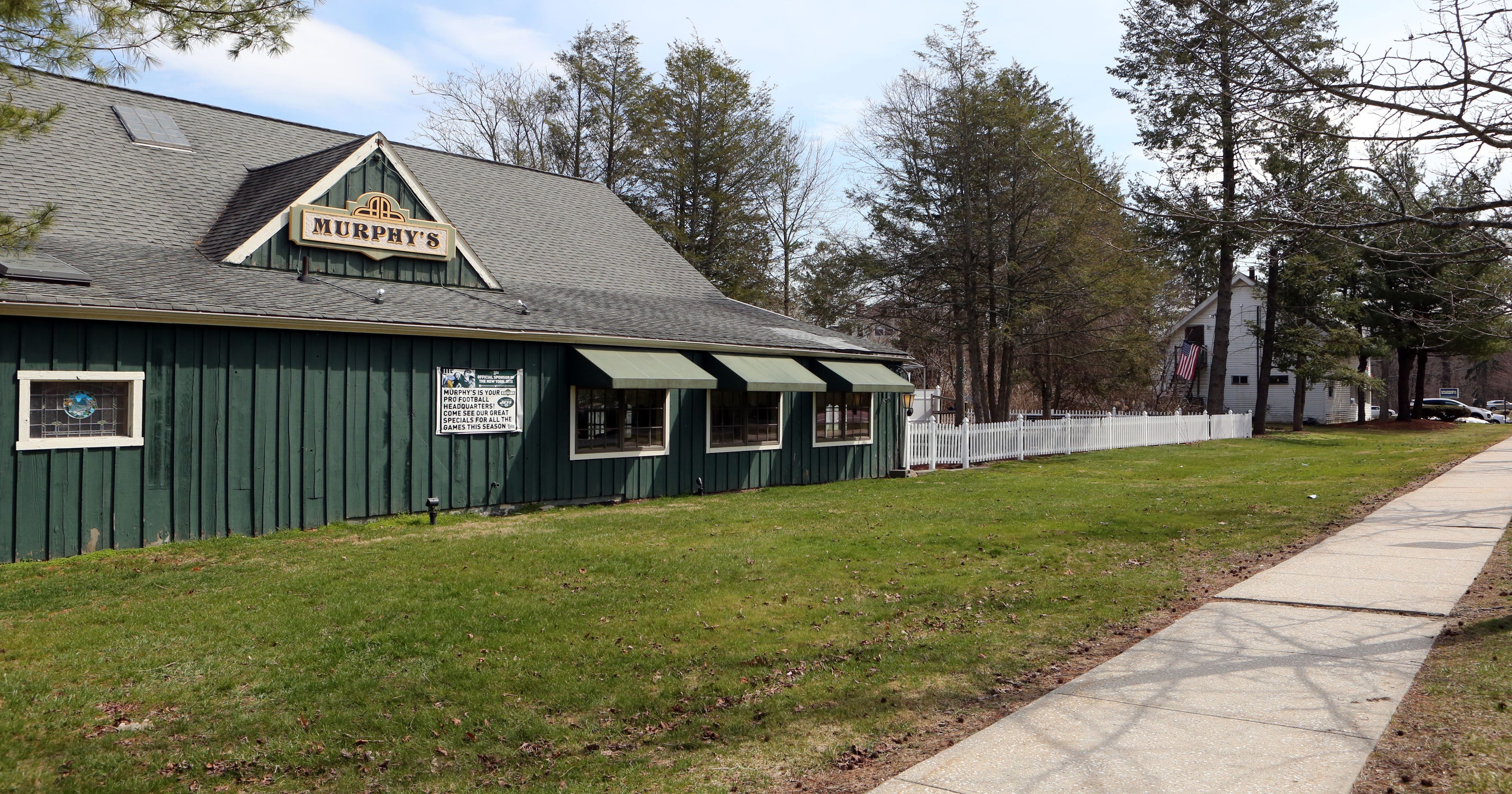 Yorktown plan would demolish Murphy's restaurant for stores, offices