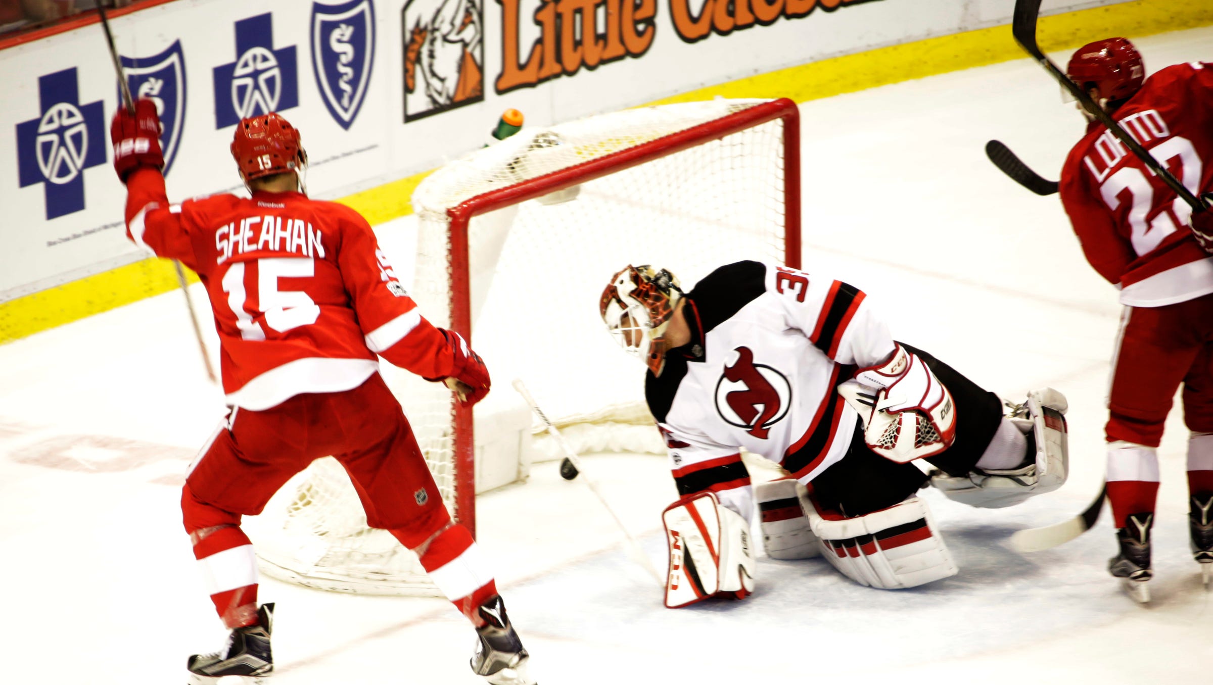 What Slump Riley Sheahan Scores Two Goals In Joe Louis Arena Finale
