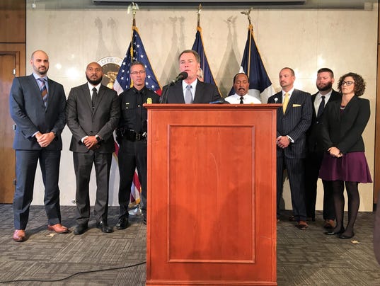 636428036024121427-opioid-presser-5.jpg