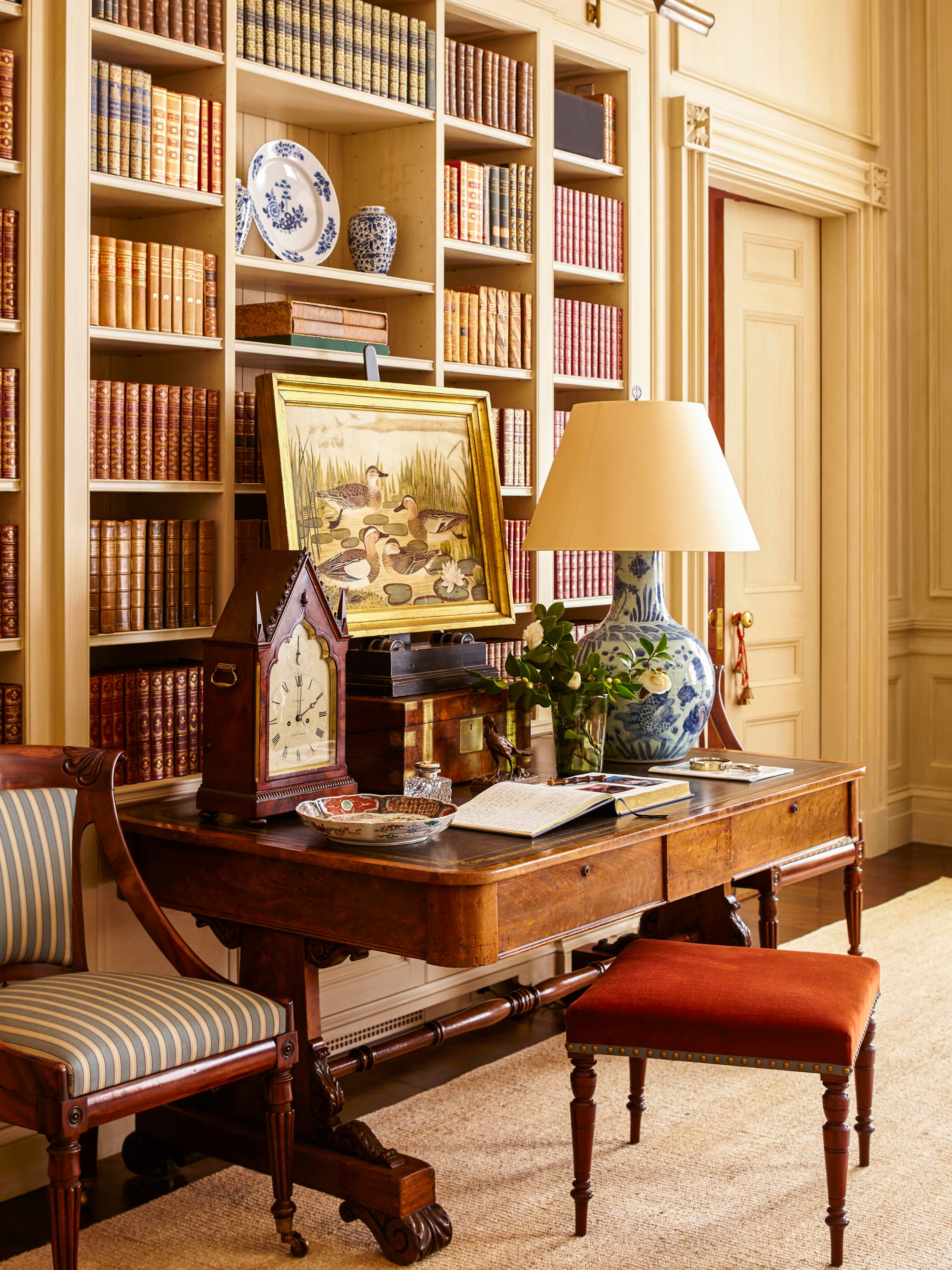 6 Ways To Decorate With Antiques