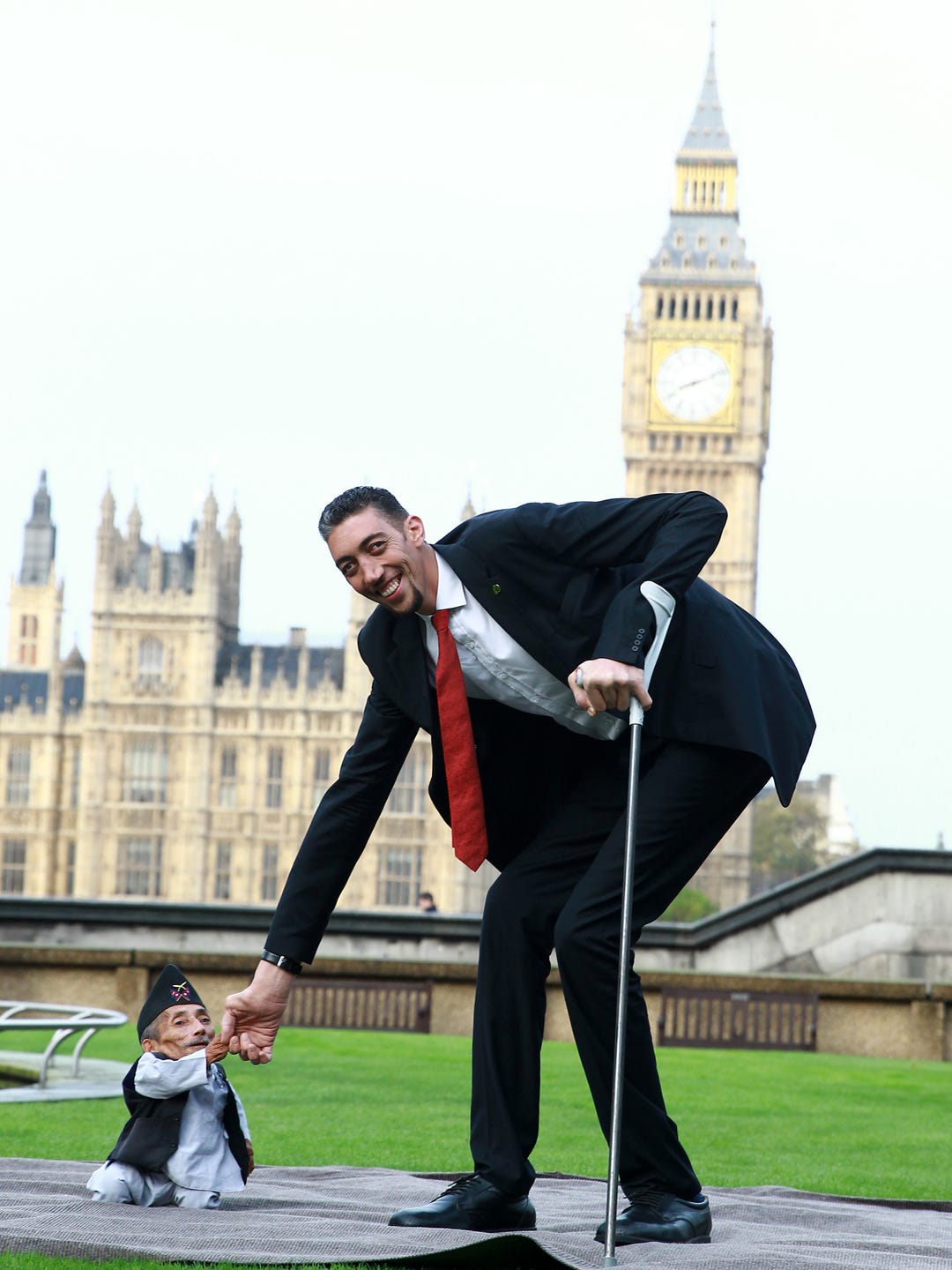 World s Tallest Man Meets World s Shortest Man world-s-tallest-man-meets-world-s-shortest-man