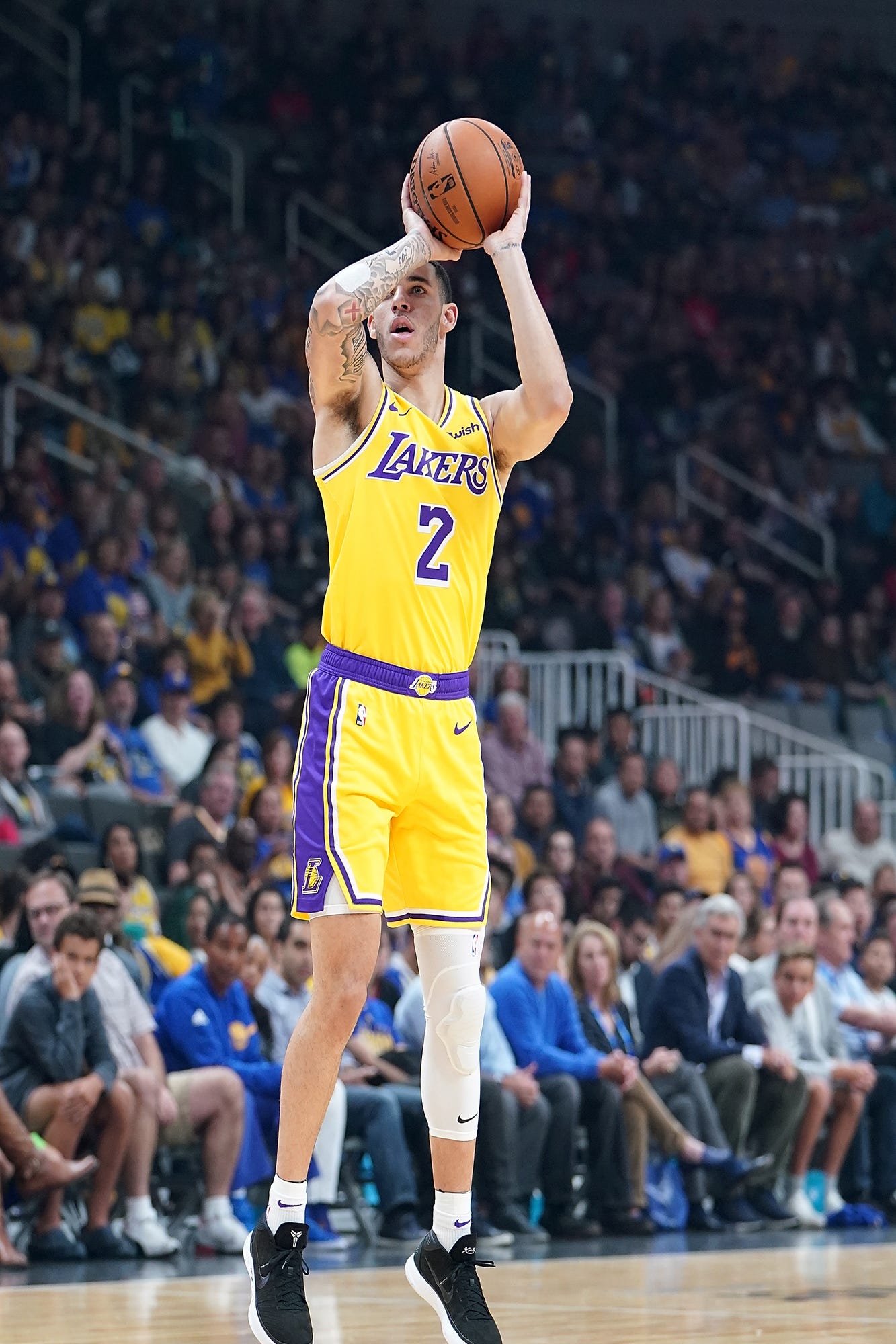 Có phốt với Big Baller Brand, nghi vấn Lonzo Ball từ bỏ bố LaVar để đến với Nike? Có phốt với Big Baller Brand, nghi vấn Lonzo Ball từ bỏ bố LaVar để đến với Nike?