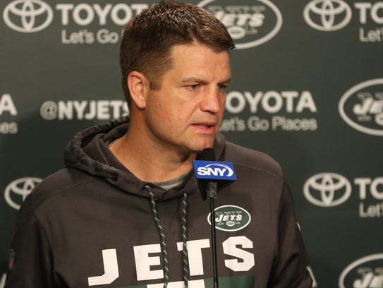 Jets Offensive Coordinator, Jeremy Bates, speaks to