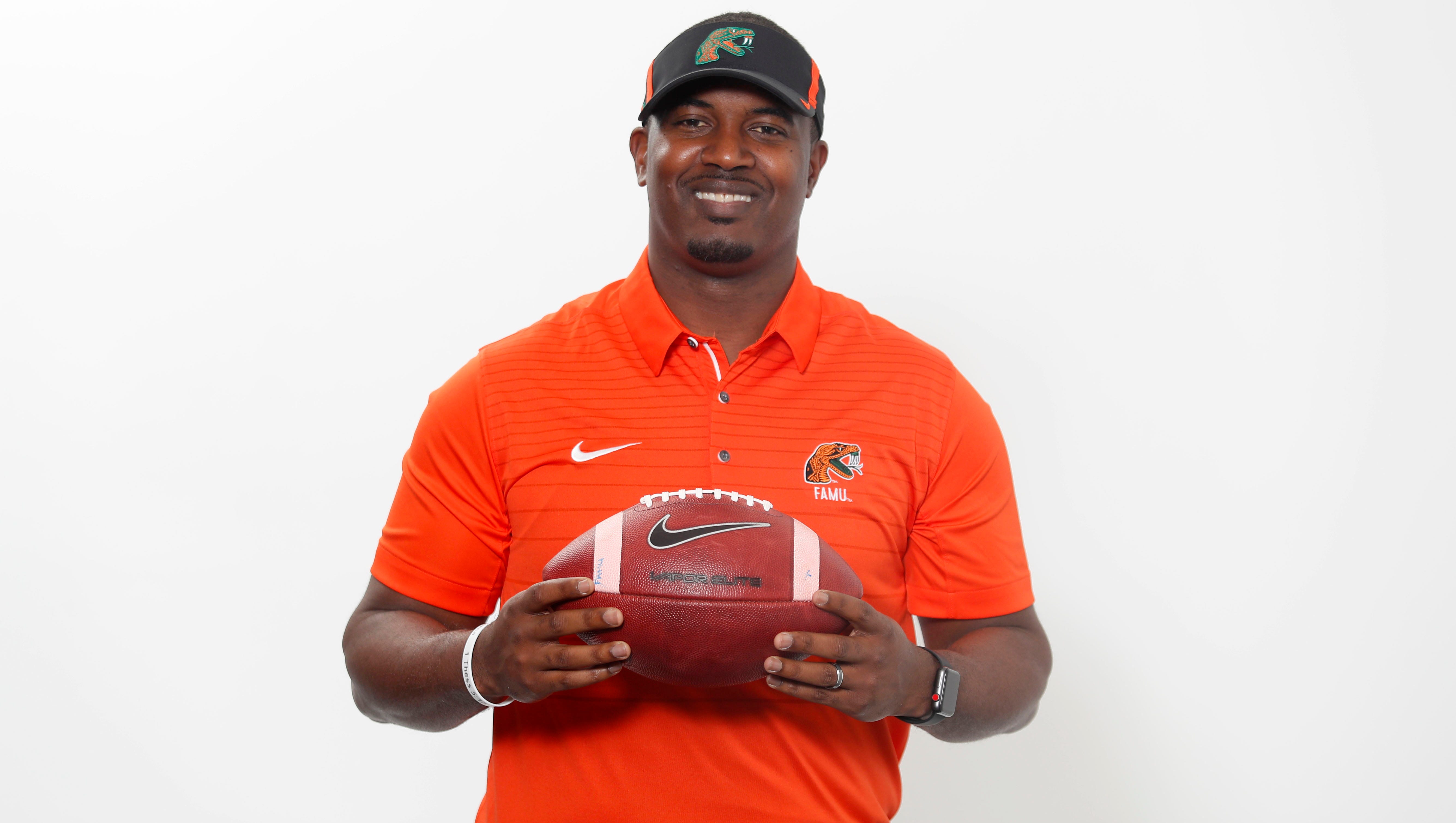 Willie Simmons Accepts Offer To Be Famu S Next Head Football Coach