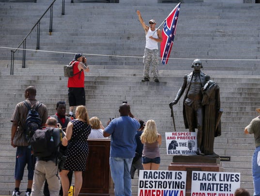5 Arrests At Kkk African American Rallies At S C Capitol