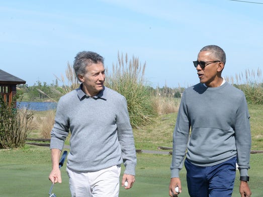 Argentinian President Mauricio Macri speaks with Obama