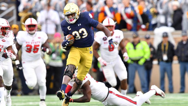 Notre Dame Football Pushes Josh Adams For Heisman Trophy With Hats