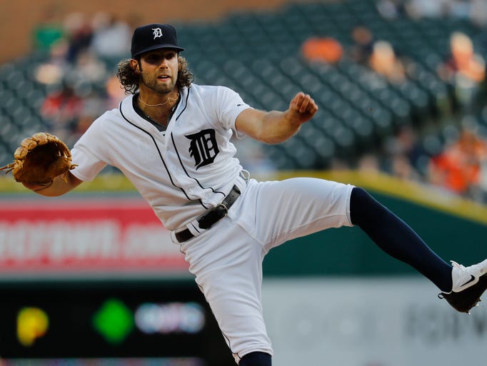 Detroit Tigers pitcher Daniel Norris throws against