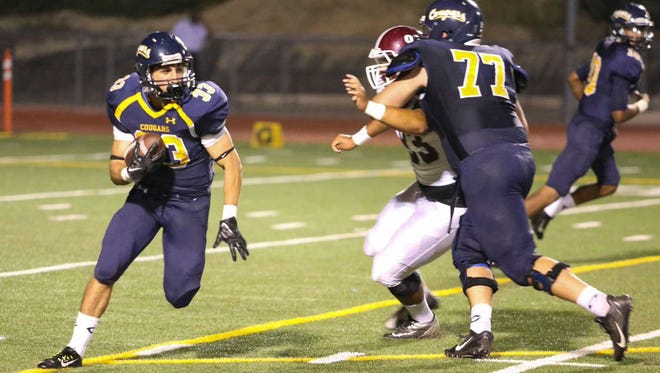 College of the Canyons offensive tackle E.J. DellaRipa (77) has signed with Vanderbilt to play in the 2015 season.