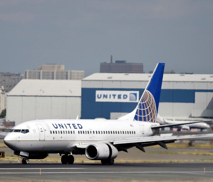 United Airlines passenger plane.