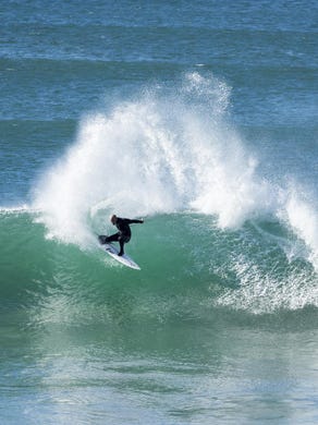 Kelly Slater free-surfing at the Corona Open J-Bay.