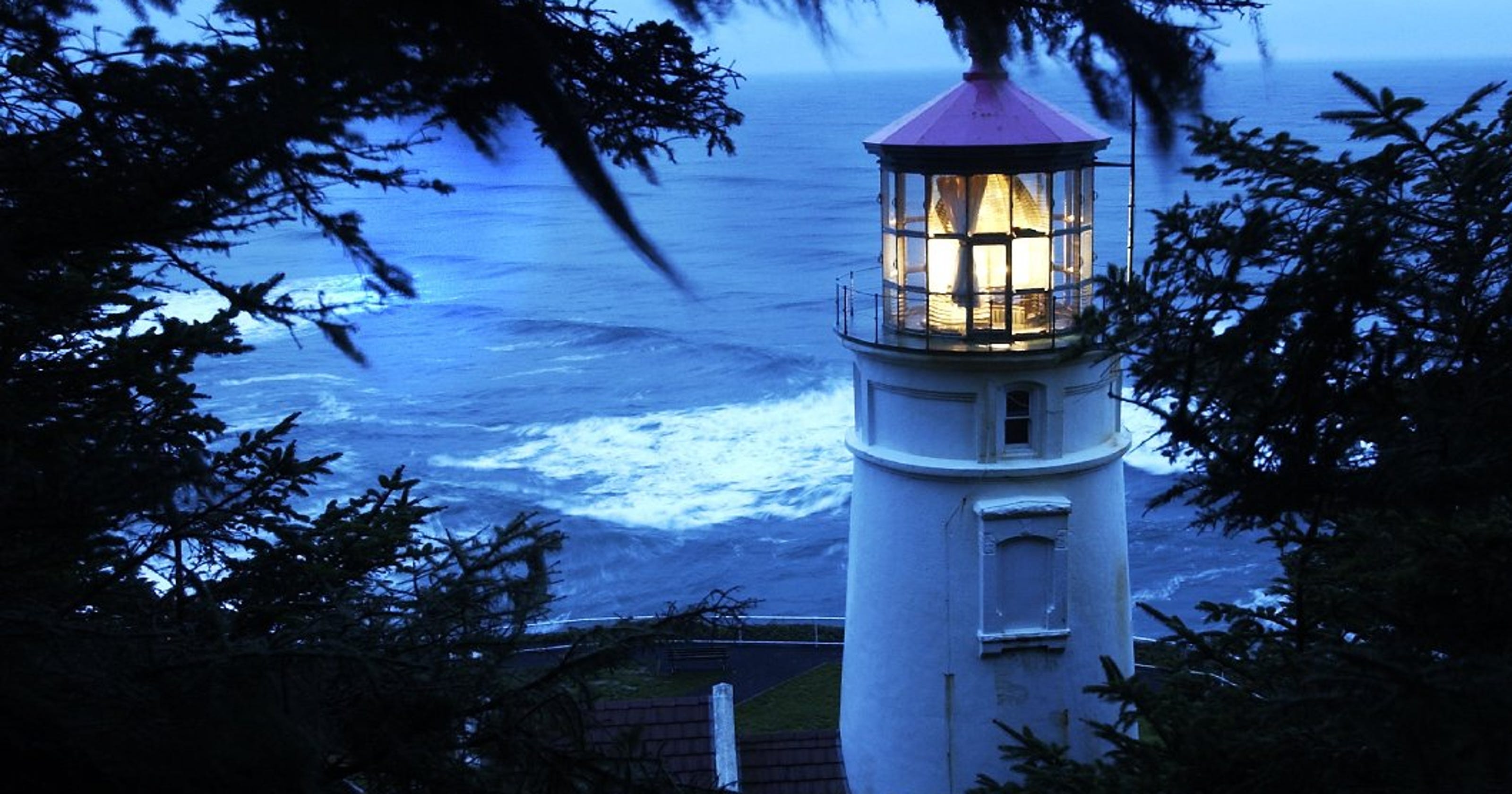oregon coast lighthouse tour