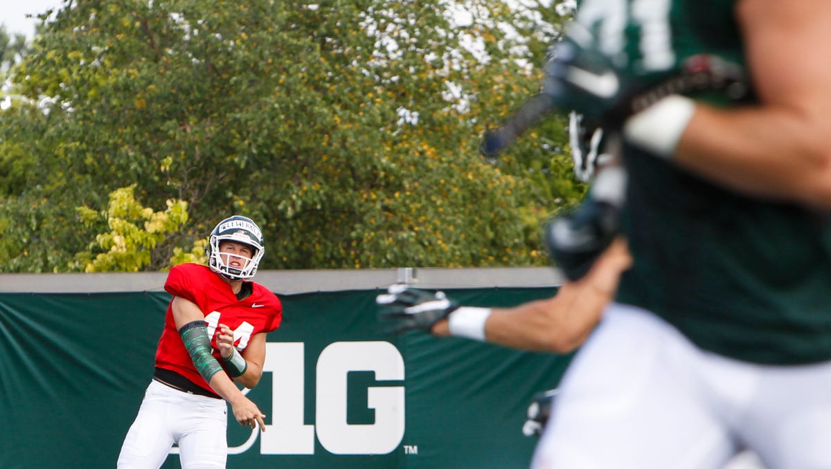 Lewerke Still Msu S Top Qb But 3 Are Now Battling To Be His Backup