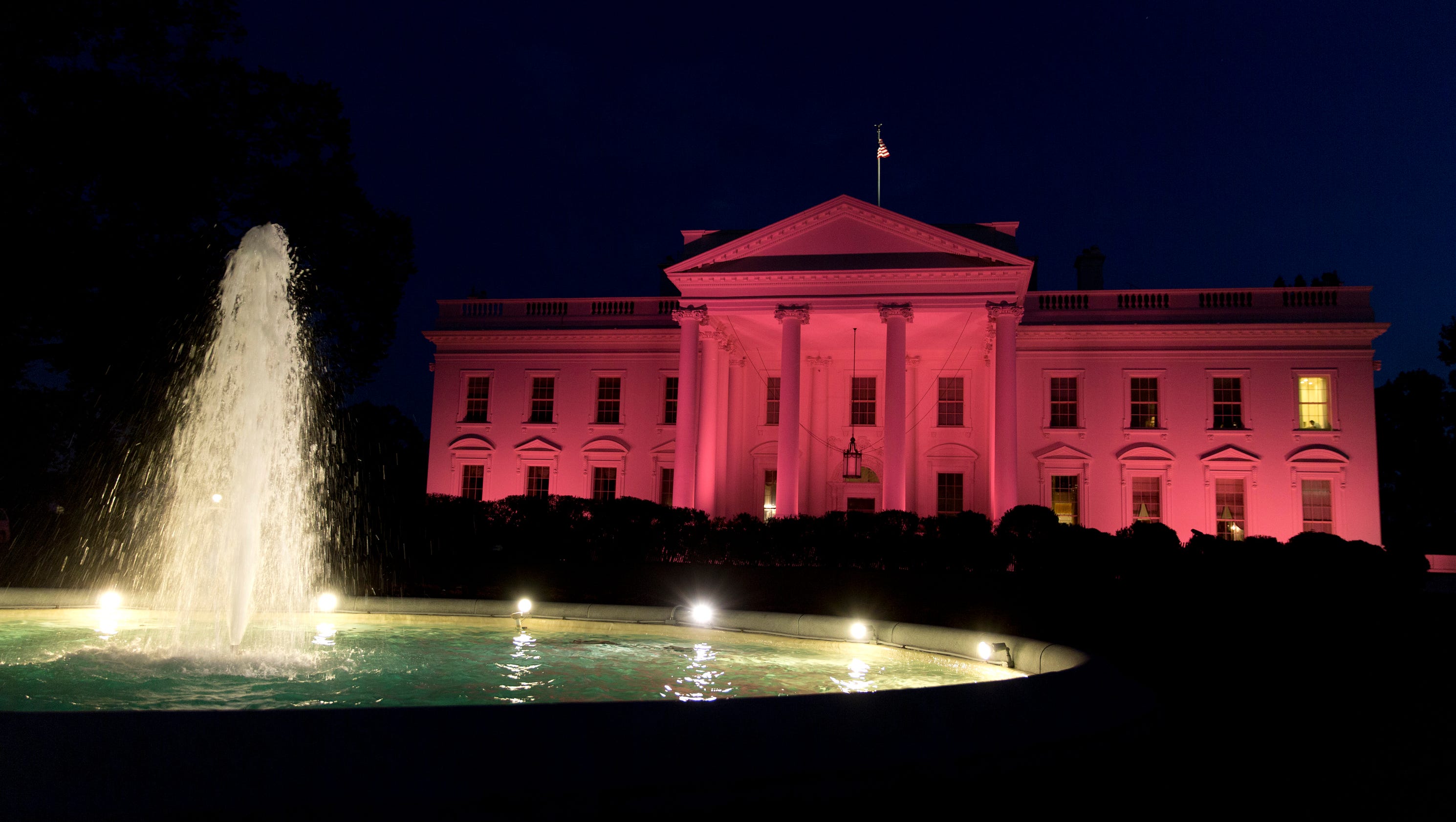 White House goes pink for Breast Cancer Awareness Month3200 x 1680