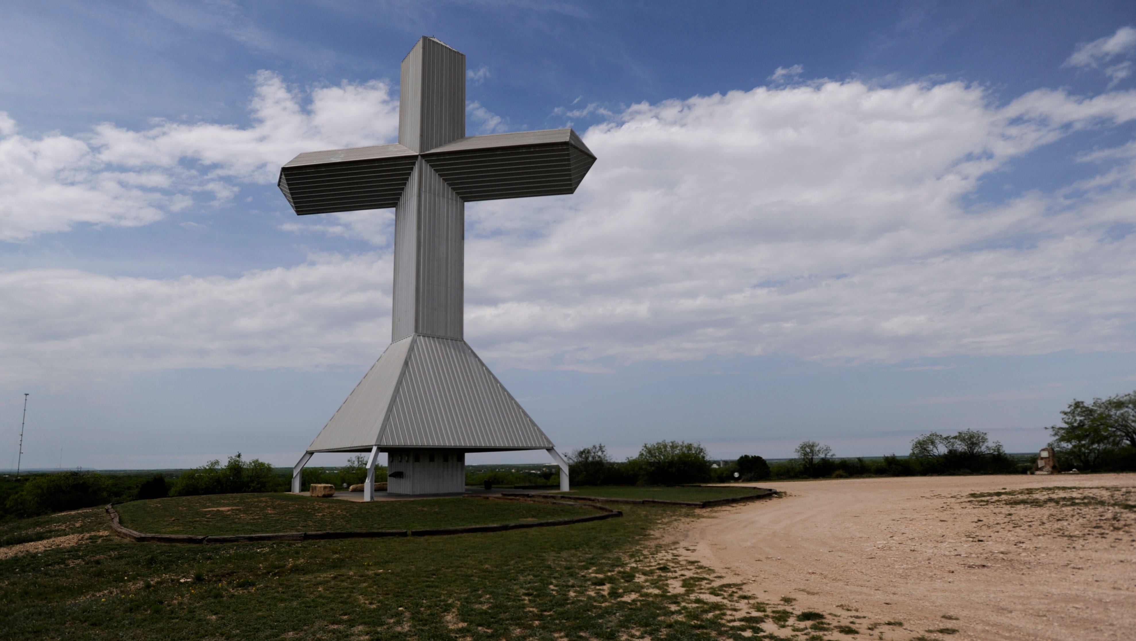 Ballinger cross a Big Country beacon